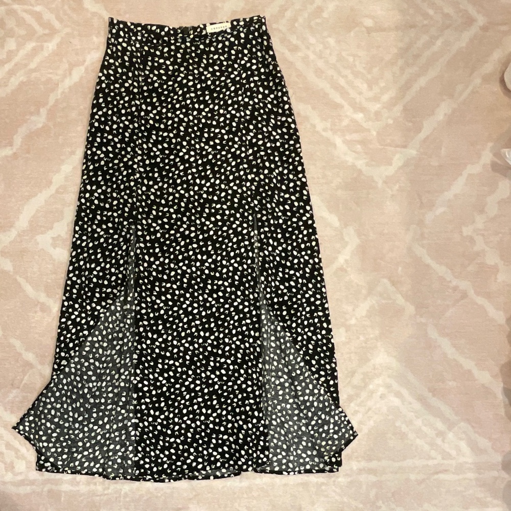 Topshop Long Black Polka Dot Skirt with 2 Front Slits. Size US 2